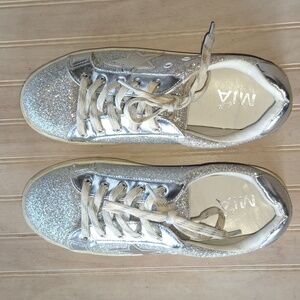 Mia Kids Lace-Up Fun Sparkle Glittery Silver Metallic Sneakers